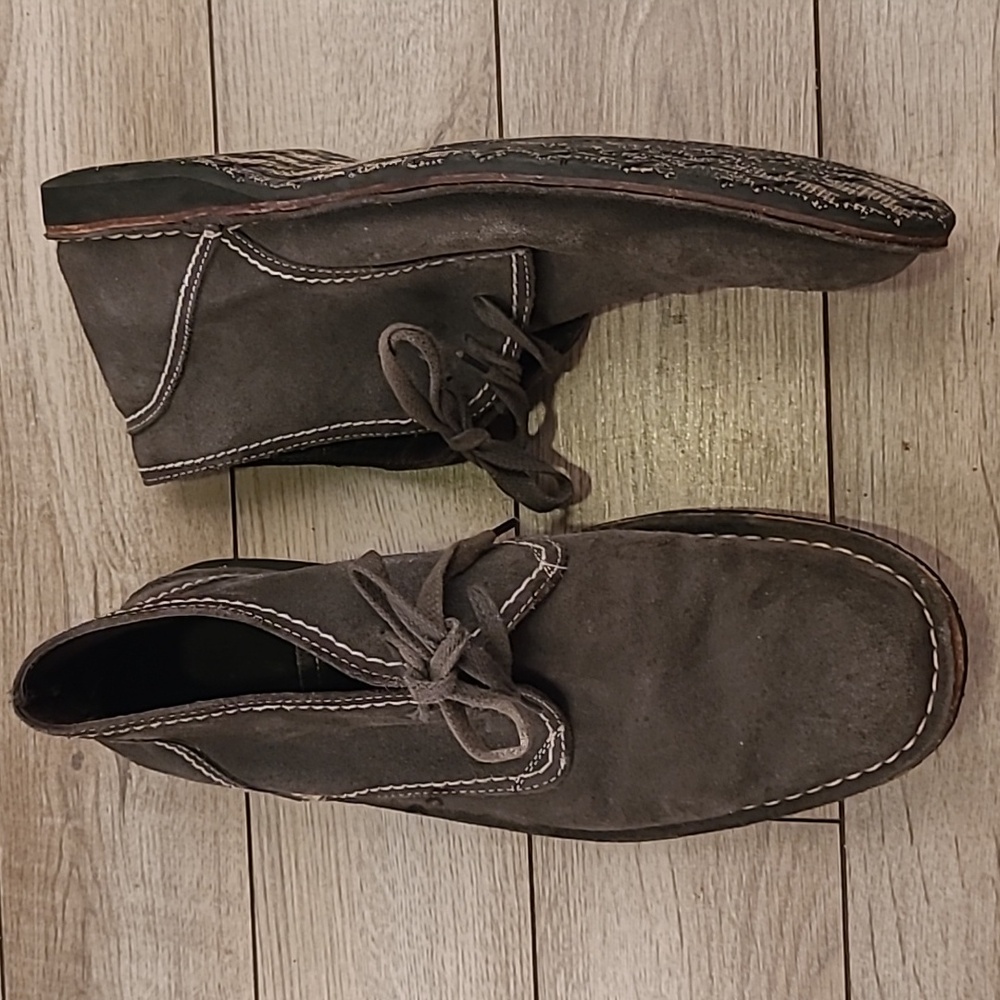 JOHN VARVATOS Grey Suede Leather Mens Size 11.5 M Chukka Lace Up Boots